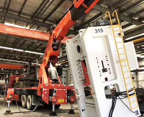 大英附近随车吊出租，轻松解决运输难题