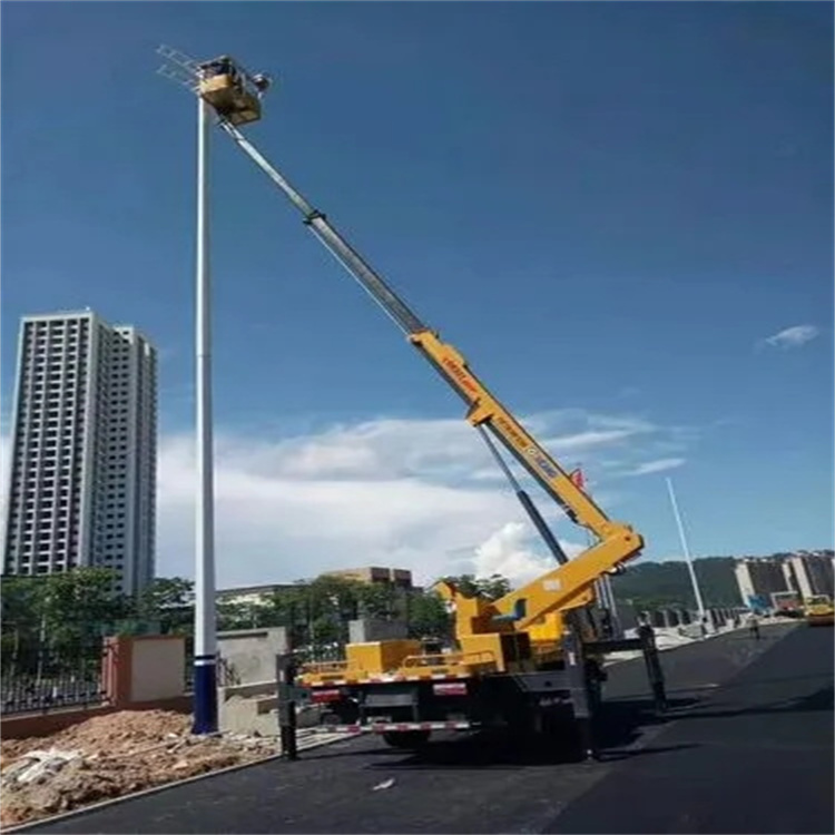 大英维修路灯的曲臂升降车出租