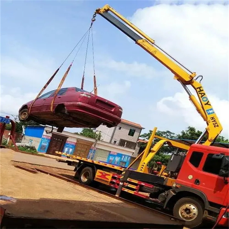 大英吊车吊汽车的正确方法